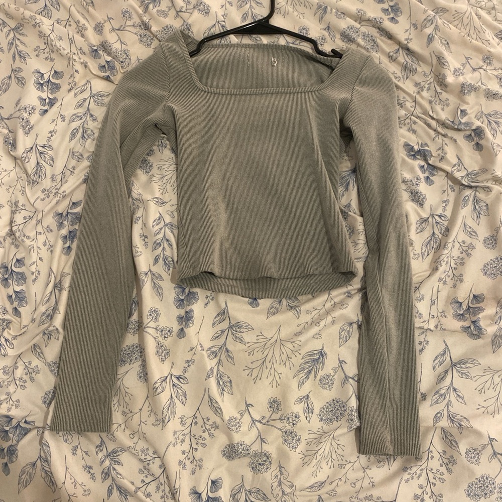 Hollister Light Gray Long Sleeve Top